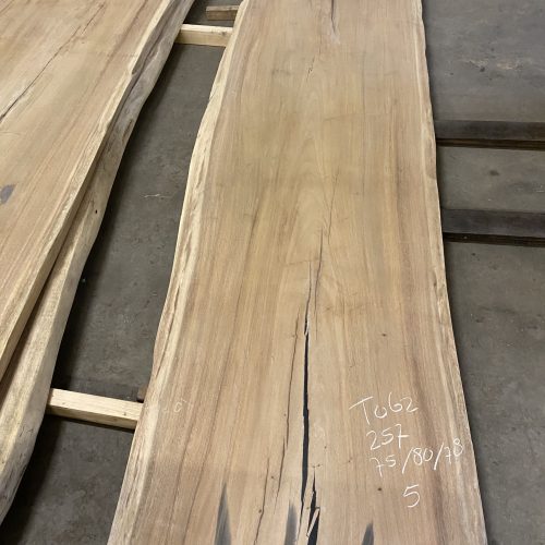 257x75/80/78x5cm | T062/